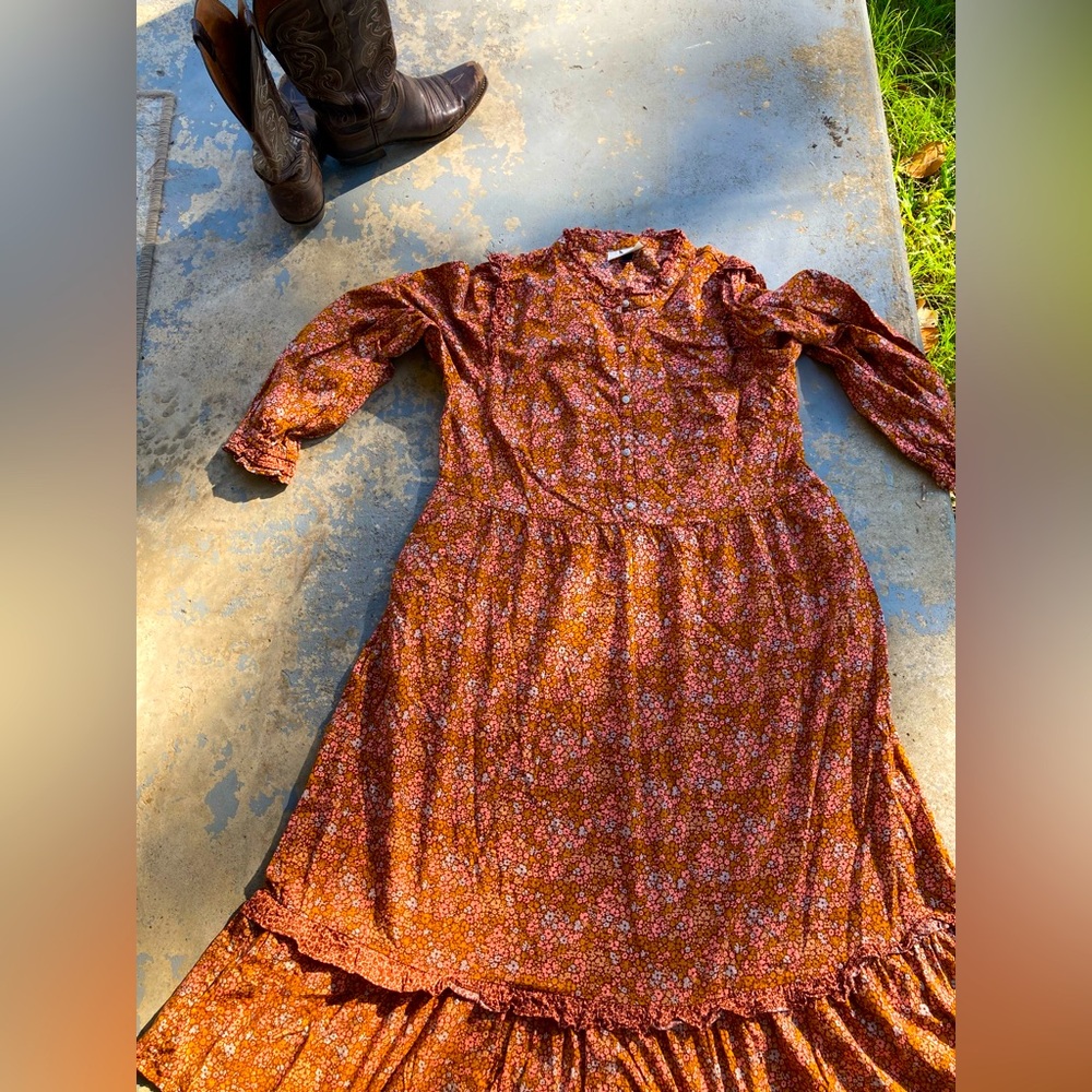 Vintage-style Button-Up Midi Dress Long Sleeve